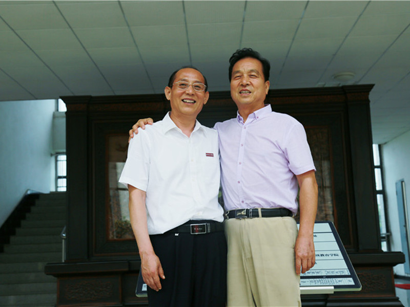 张晋生教授与陕西省委组织部原巡视员王德民合影