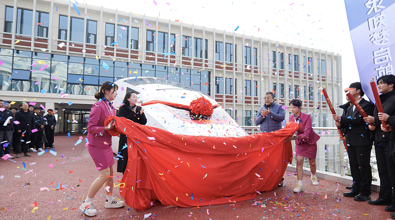 beat365在线唯一官网车辆结构实训室模型车“和谐号”“复兴号”落成启用！